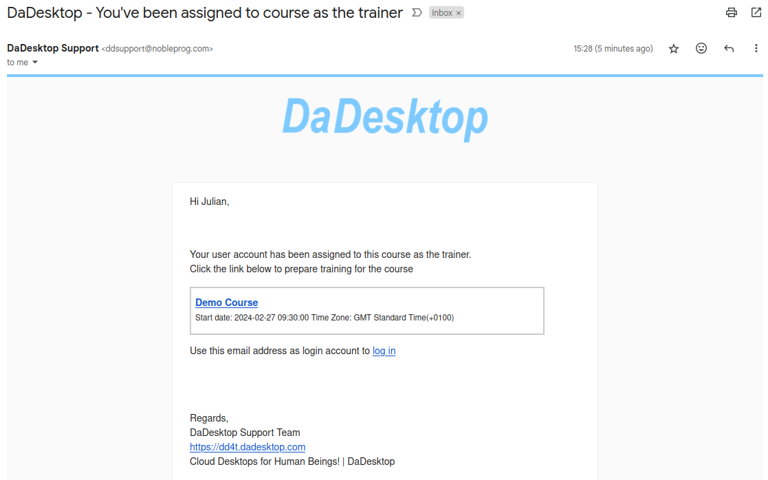 Oktató e-mailt kap a tanfolyam hozzárendeléséről